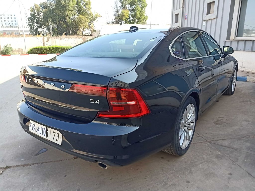 VOLVO S90 2017