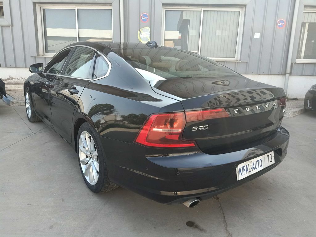 VOLVO S90 2017