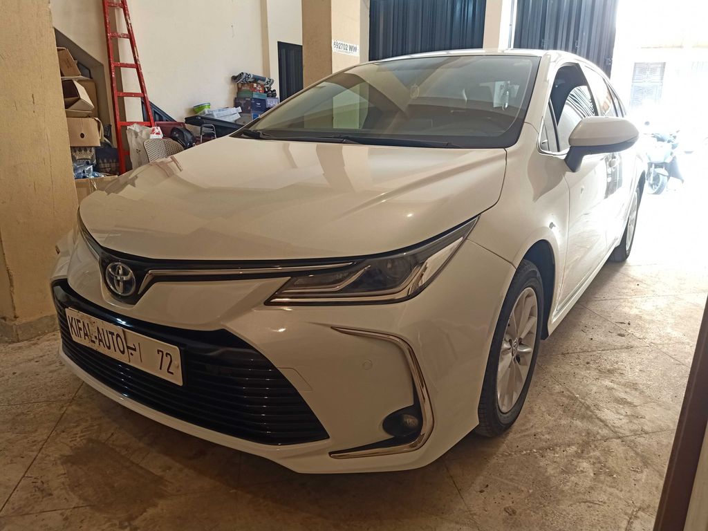 TOYOTA Corolla Prestige