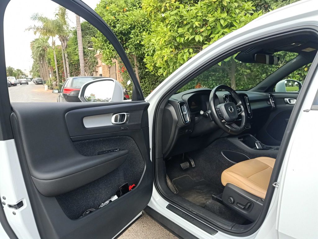 VOLVO XC40 2020