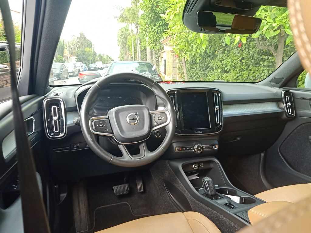 VOLVO XC40 2020