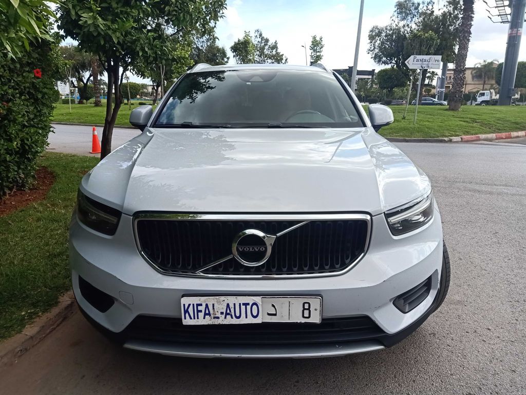 VOLVO XC40 2020