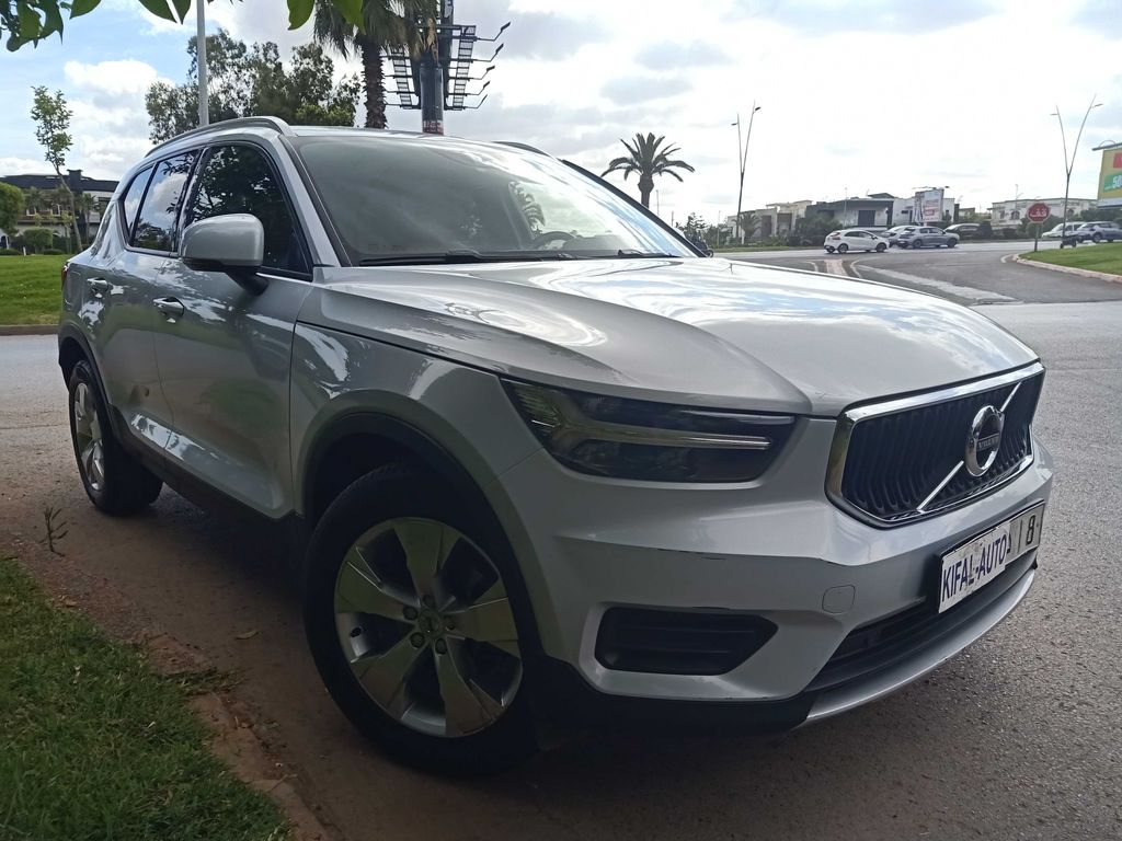 VOLVO XC40 2020