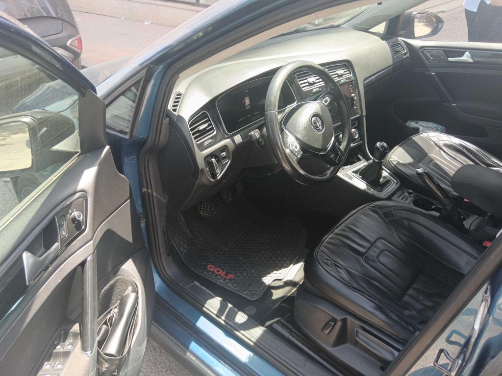 VOLKSWAGEN Golf 2018