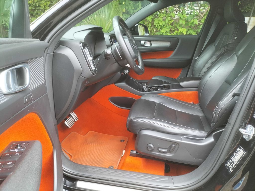VOLVO XC40 2020