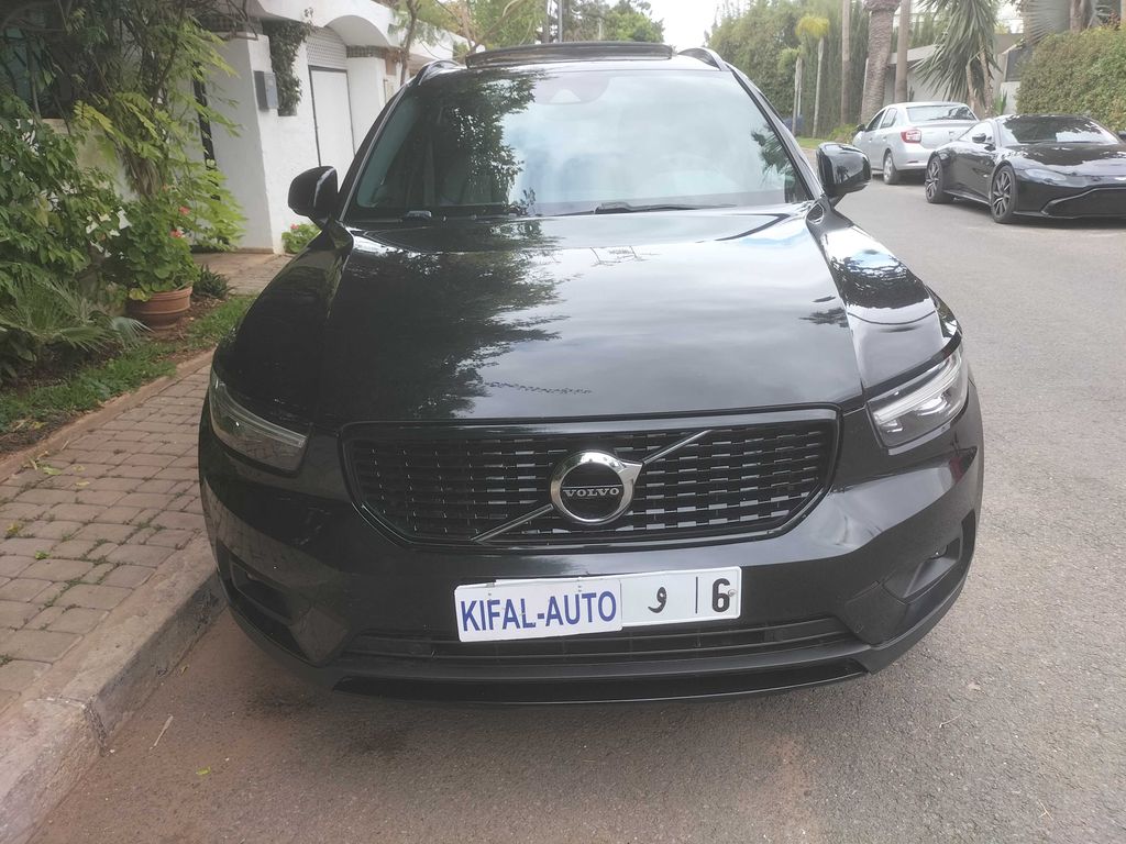 VOLVO XC40 2020