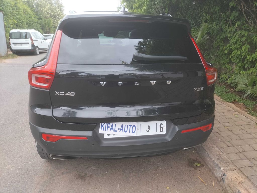 VOLVO XC40 2020