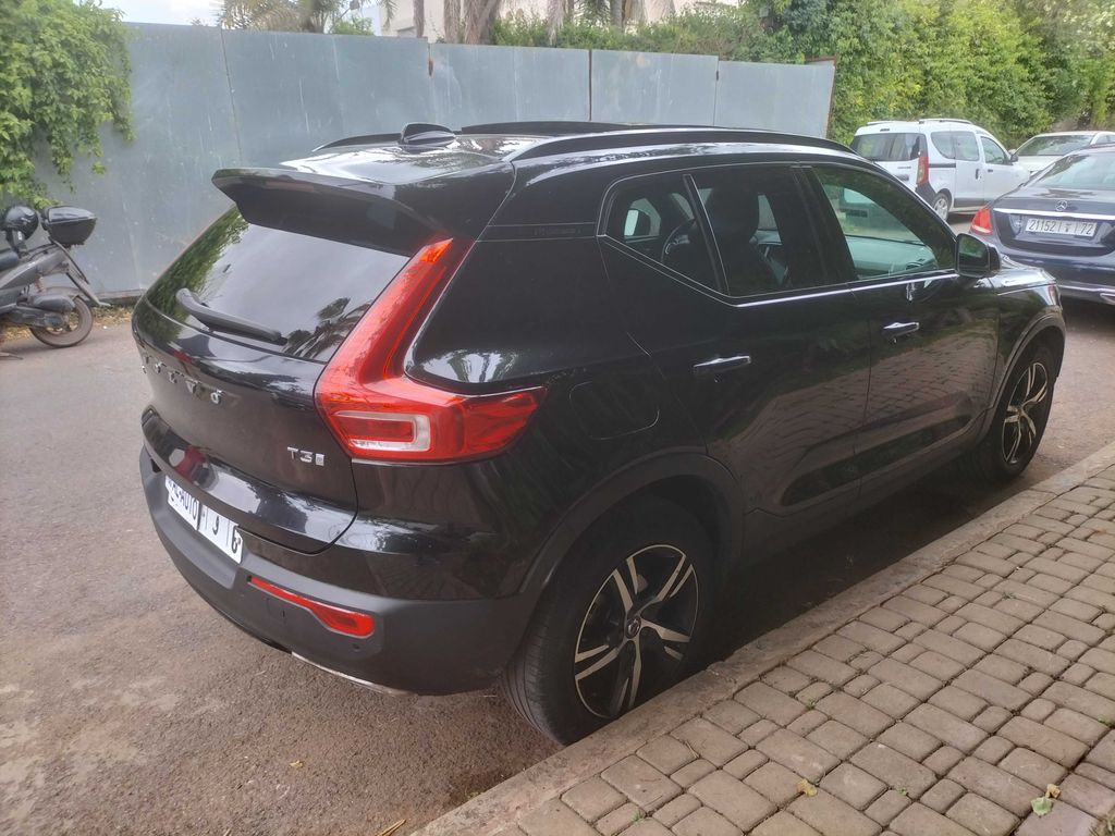 VOLVO XC40 2020