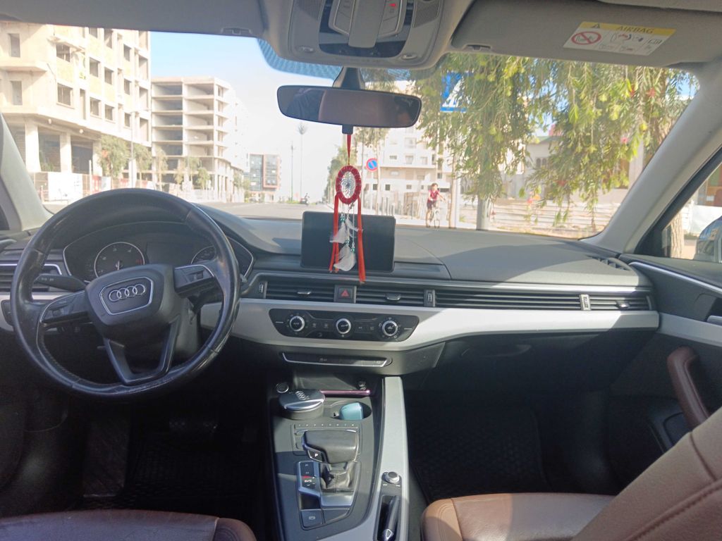 AUDI A4 2016