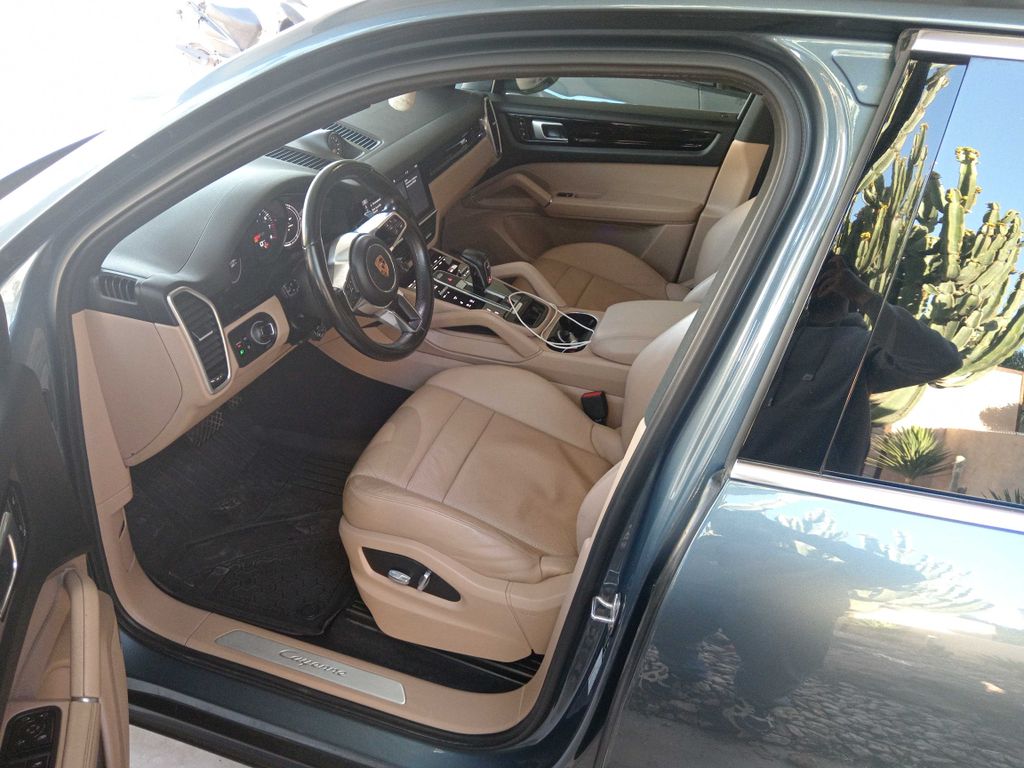 PORSCHE Cayenne 2018