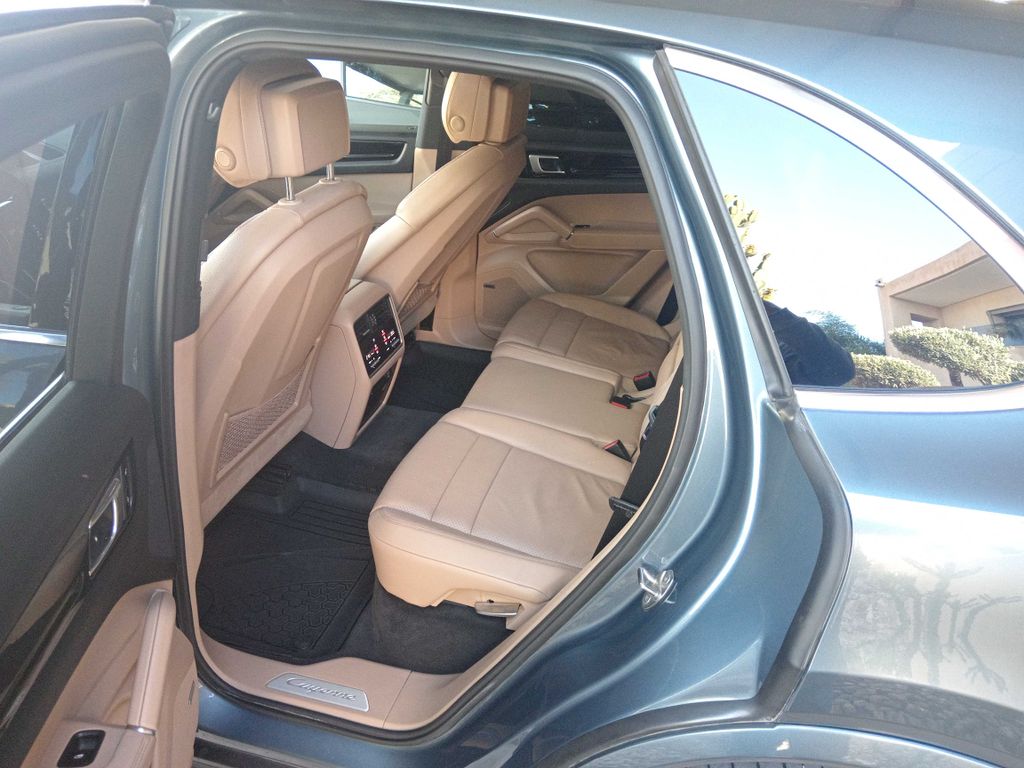 PORSCHE Cayenne 2018