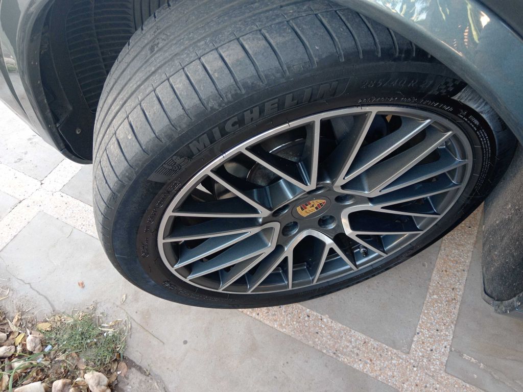 PORSCHE Cayenne 2018