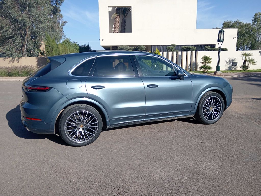 PORSCHE Cayenne 2018