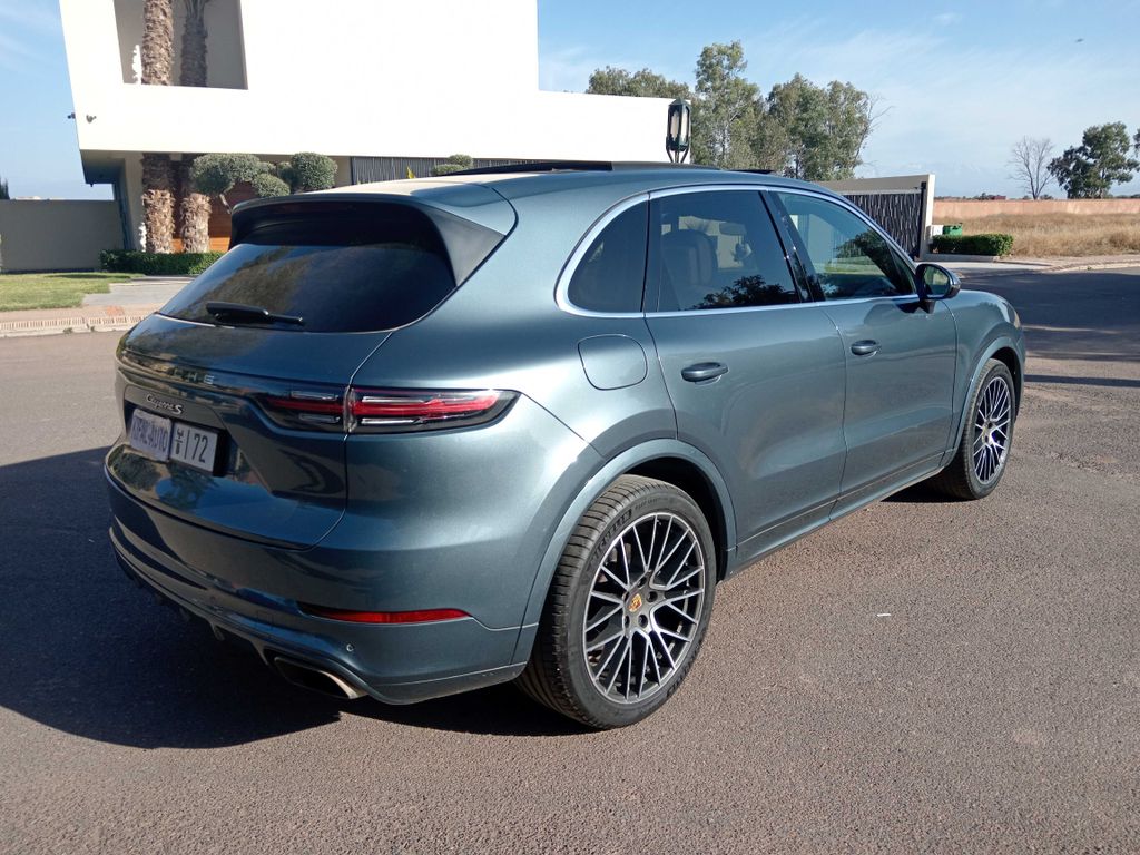PORSCHE Cayenne 2018