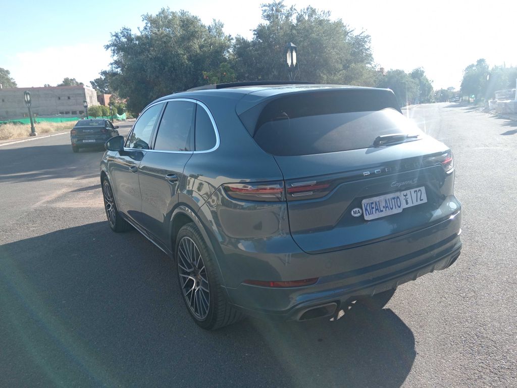 PORSCHE Cayenne 2018