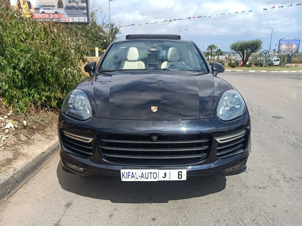 PORSCHE Cayenne 2016