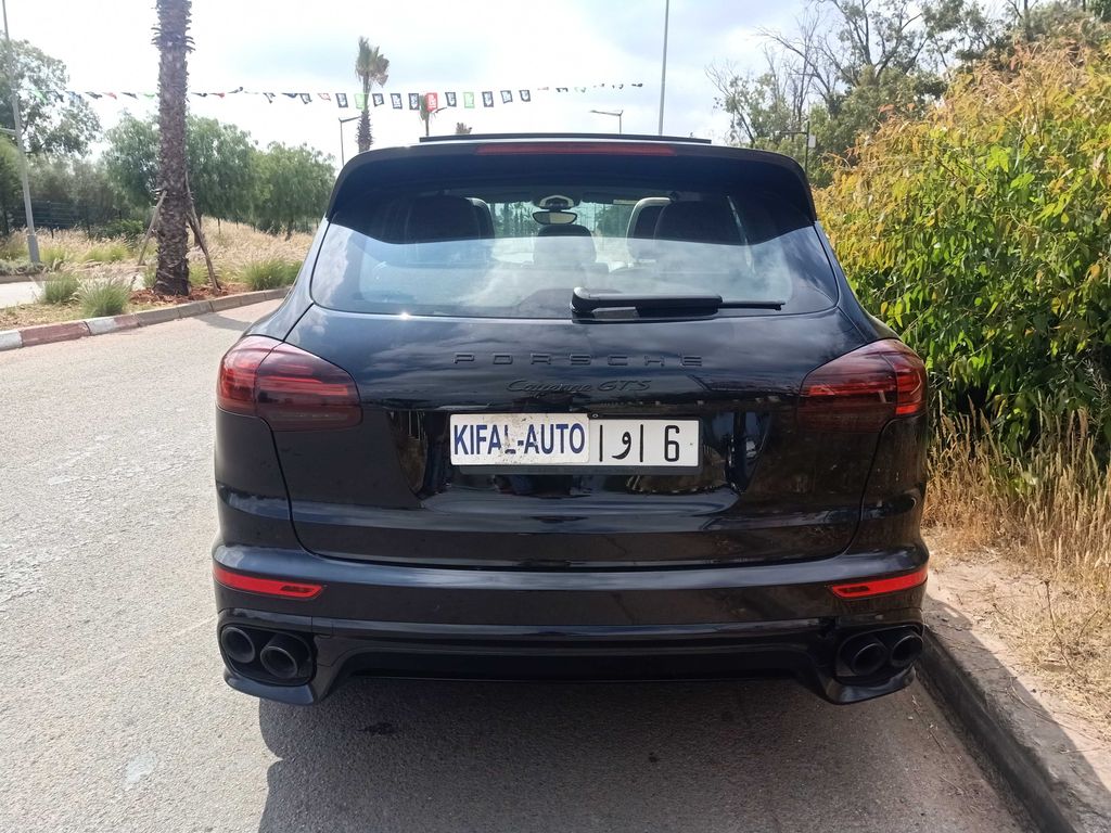 PORSCHE Cayenne 2016