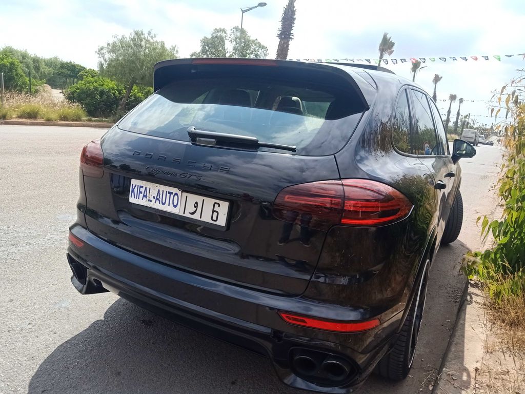 PORSCHE Cayenne 2016