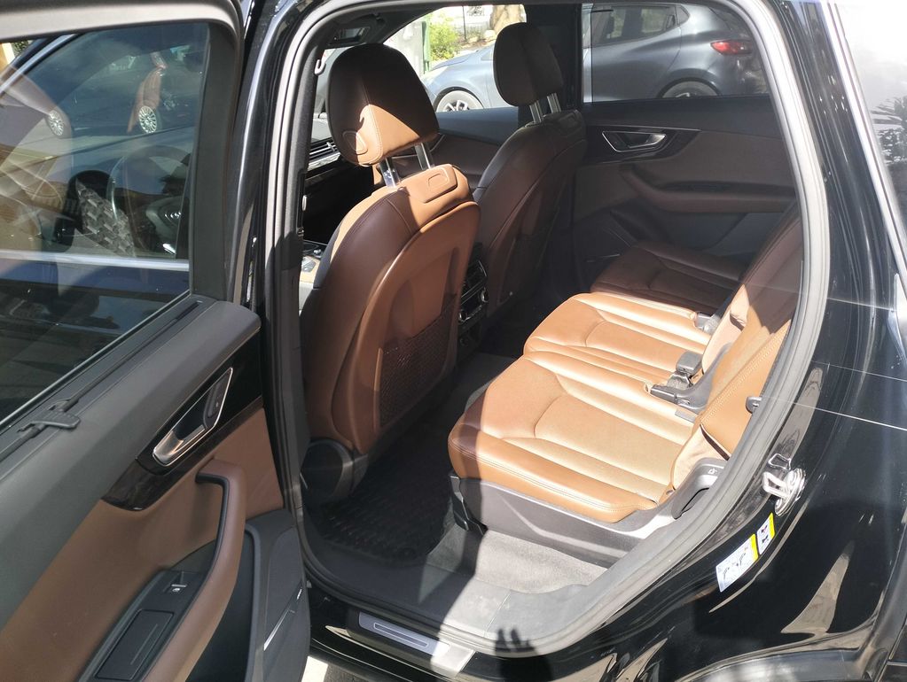 AUDI Q7 2023