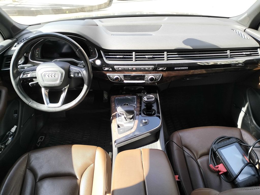 AUDI Q7 2023