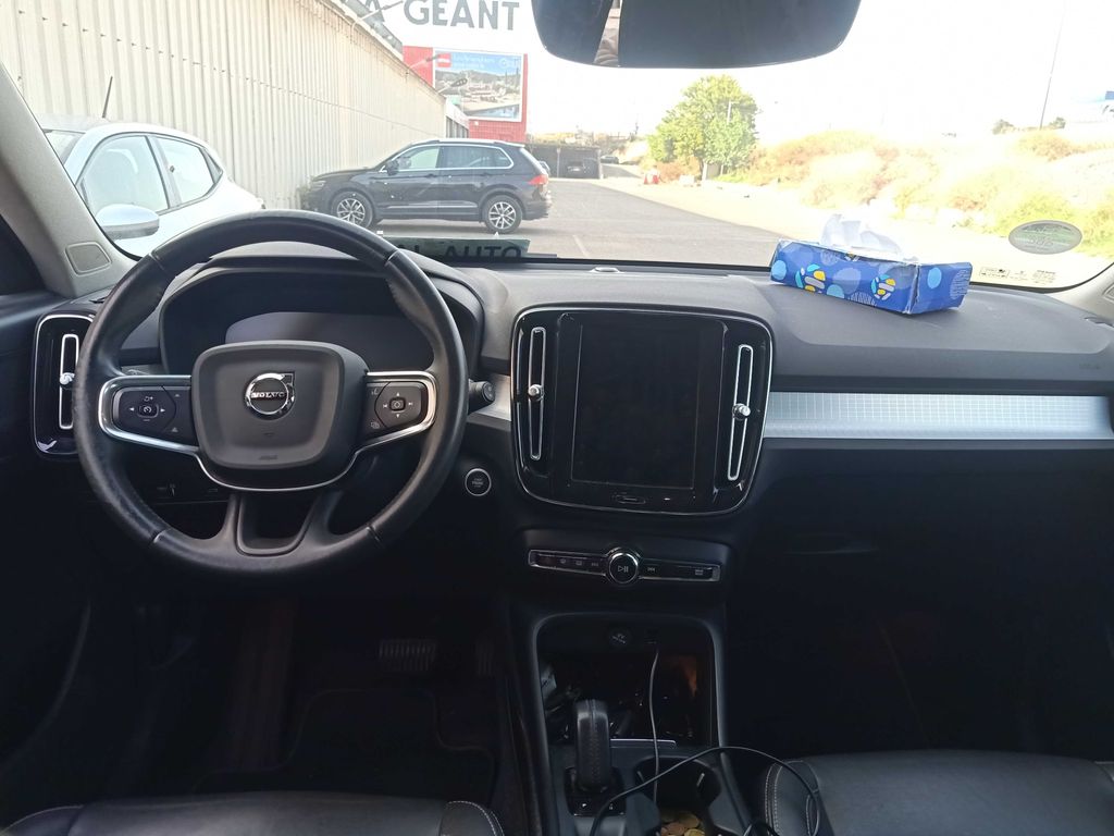 VOLVO XC40 2021