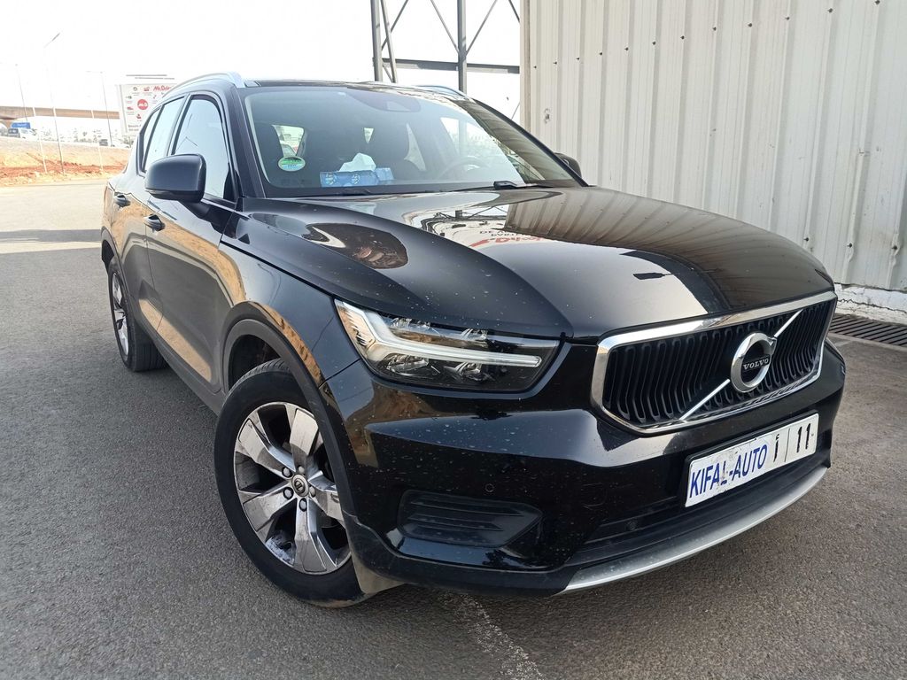 VOLVO XC40 2021
