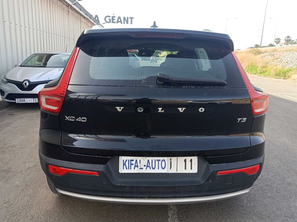 VOLVO XC40 2021
