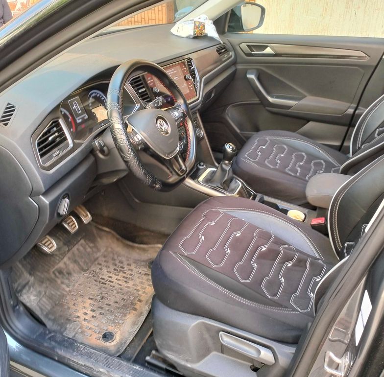 VOLKSWAGEN T-ROC 2019
