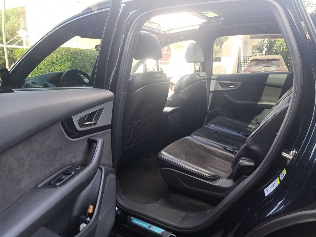 AUDI Q7 2016