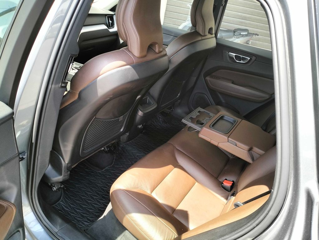 VOLVO XC60 2020