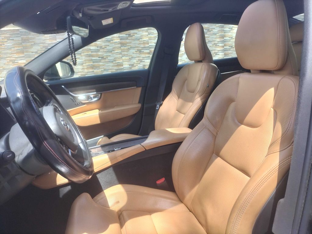 VOLVO S90 2022