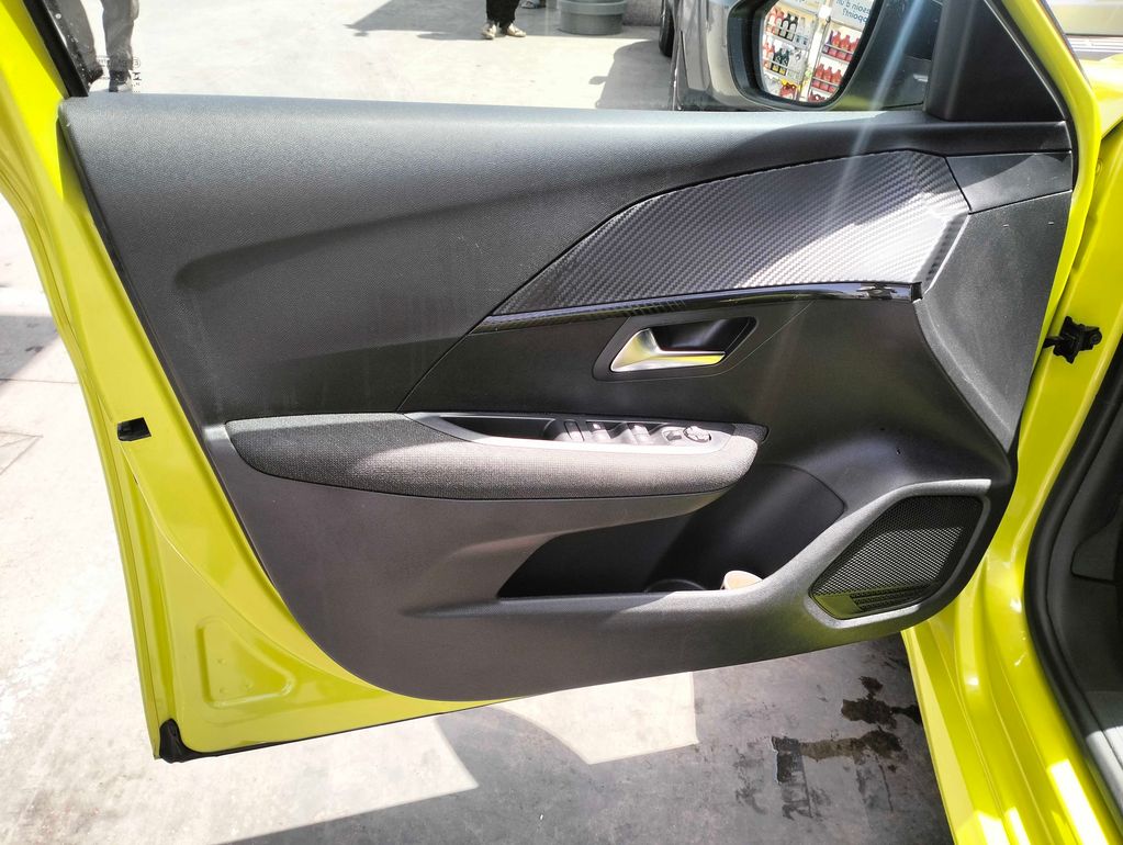 PEUGEOT 208 2025