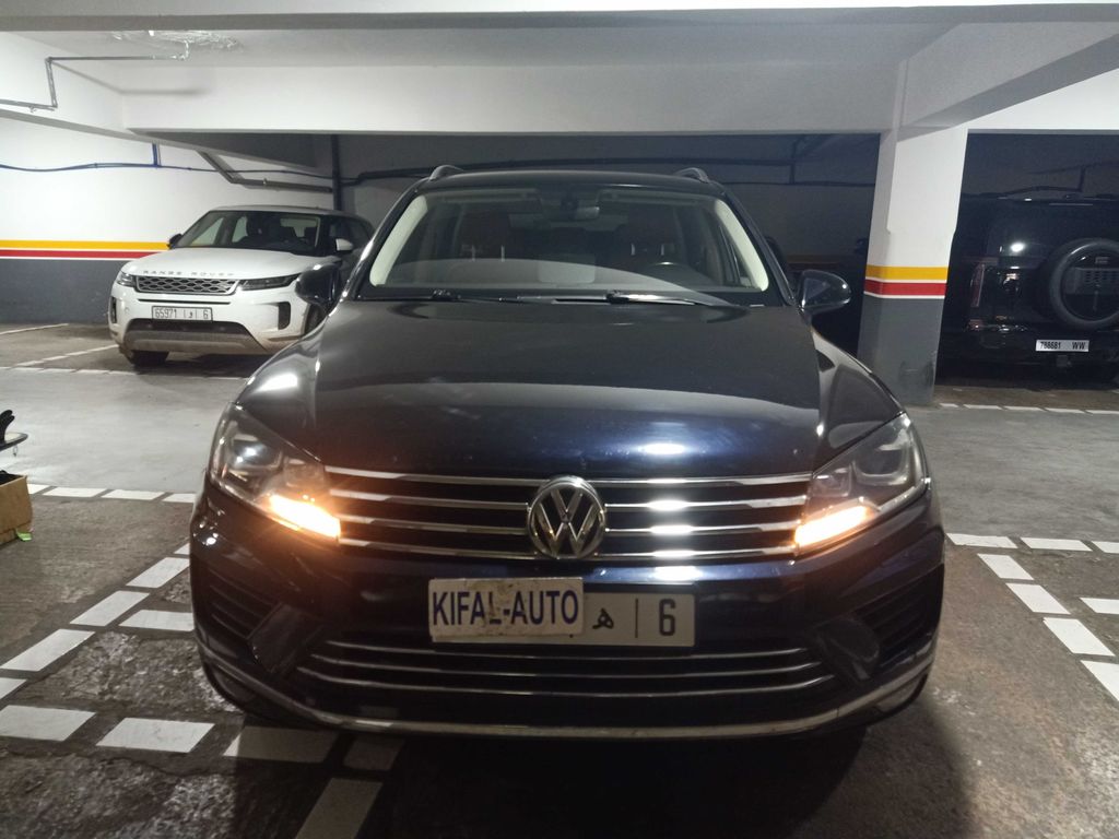 VOLKSWAGEN Touareg 2016