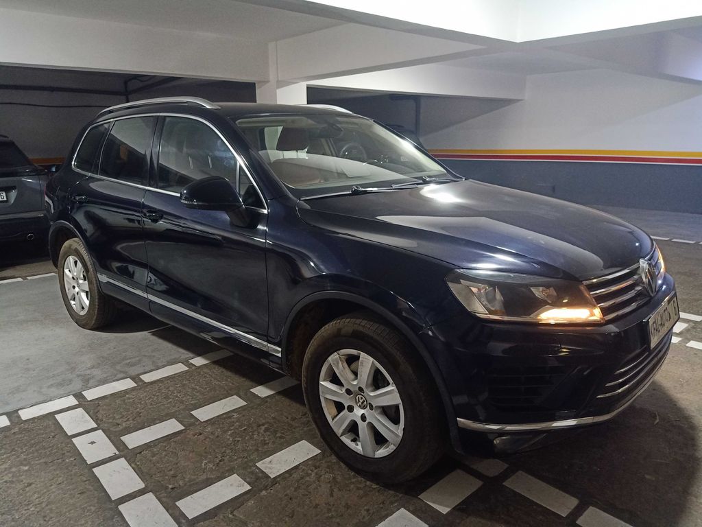 VOLKSWAGEN Touareg 2016