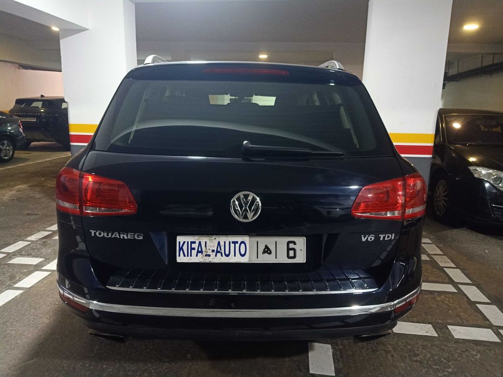 VOLKSWAGEN Touareg 2016