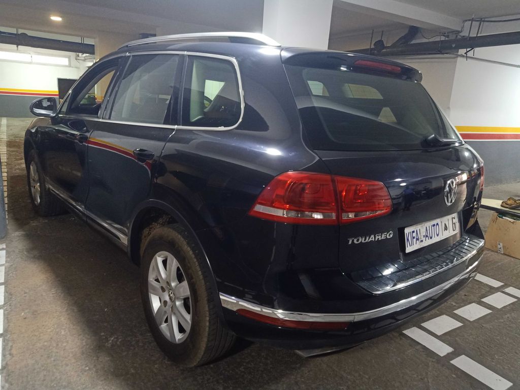 VOLKSWAGEN Touareg 2016