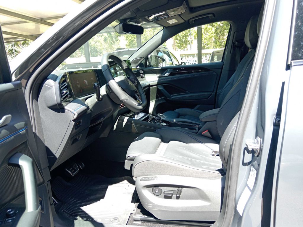 VOLKSWAGEN Tiguan 2025
