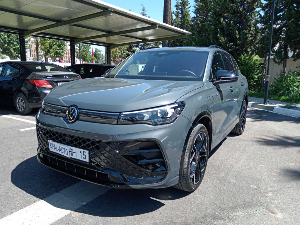 VOLKSWAGEN Tiguan