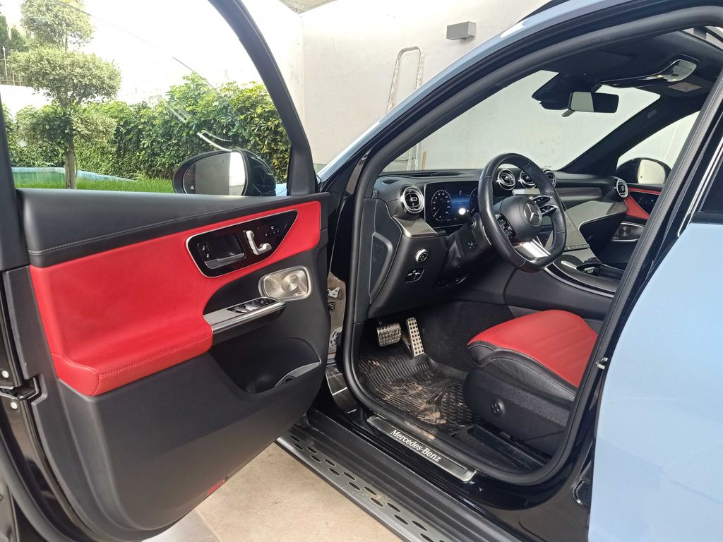 MERCEDES-BENZ GLC 2023