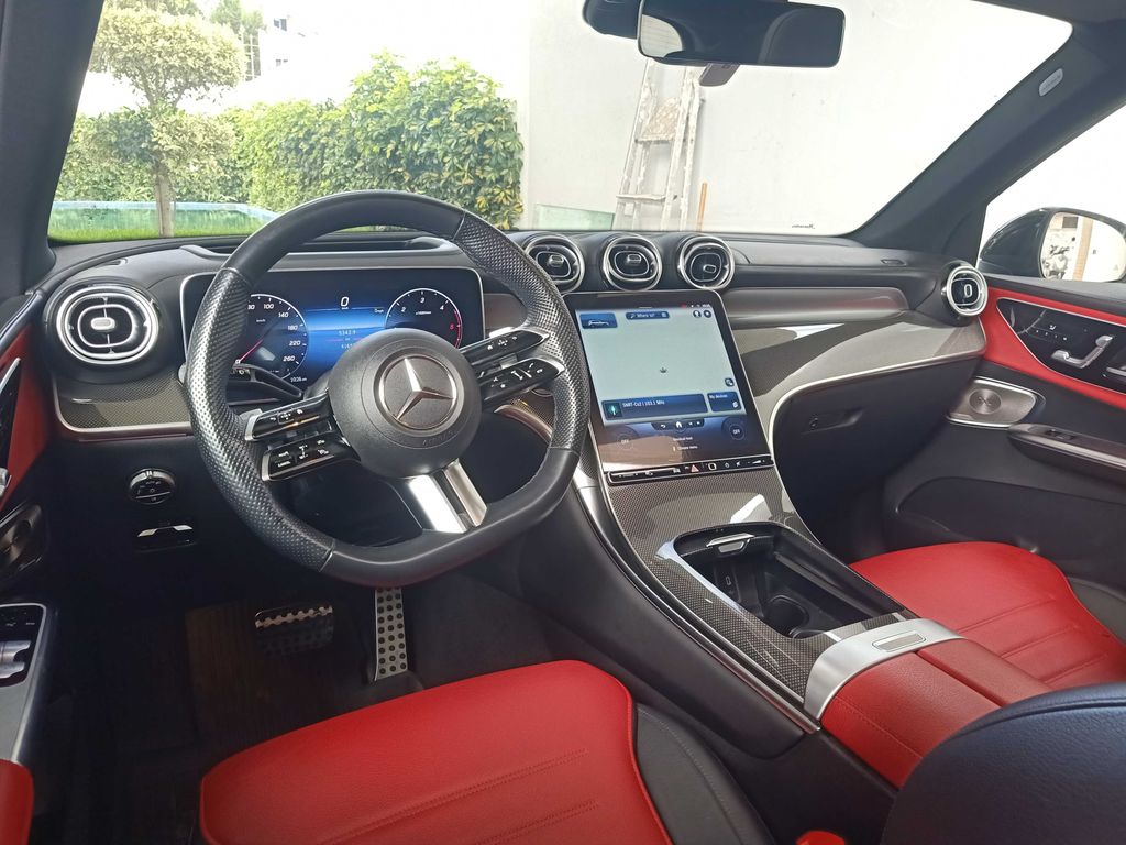 MERCEDES-BENZ GLC 2023