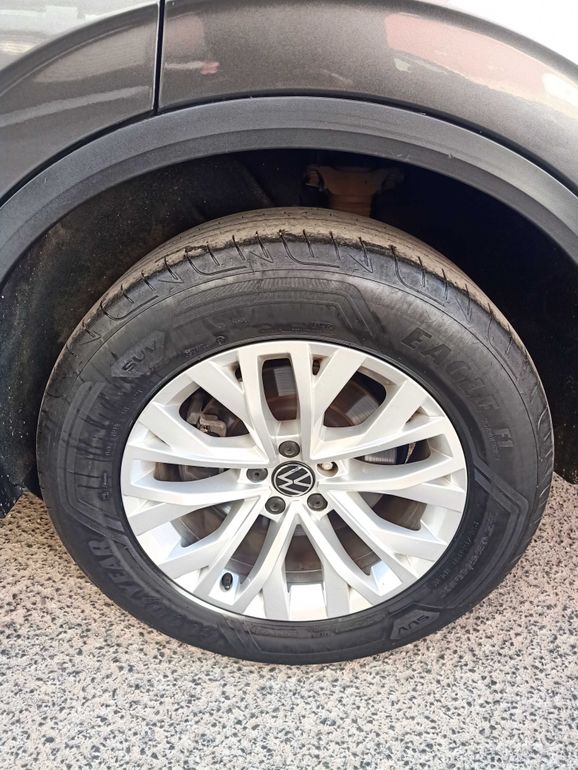 VOLKSWAGEN Touareg 2023