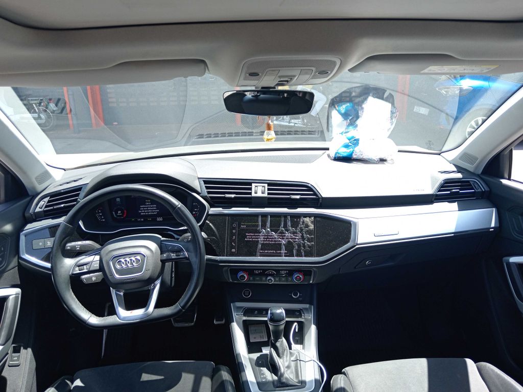 AUDI Q3 2024