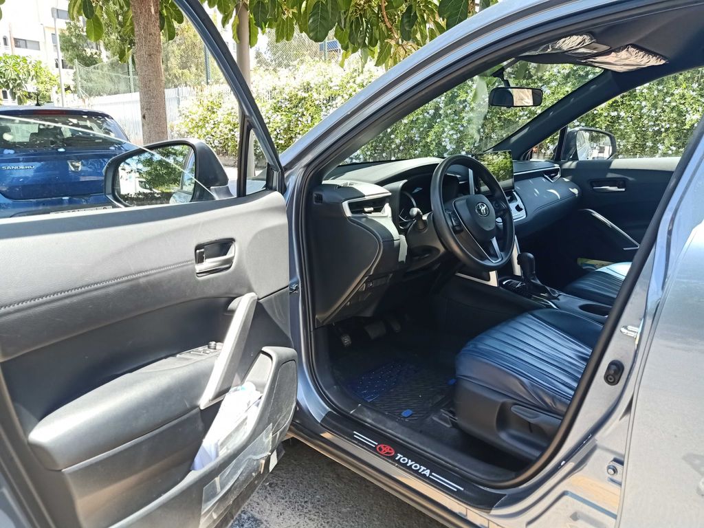 TOYOTA COROLLA CROSS 2025