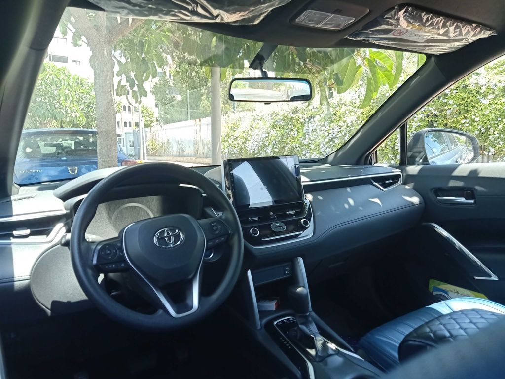 TOYOTA COROLLA CROSS 2025