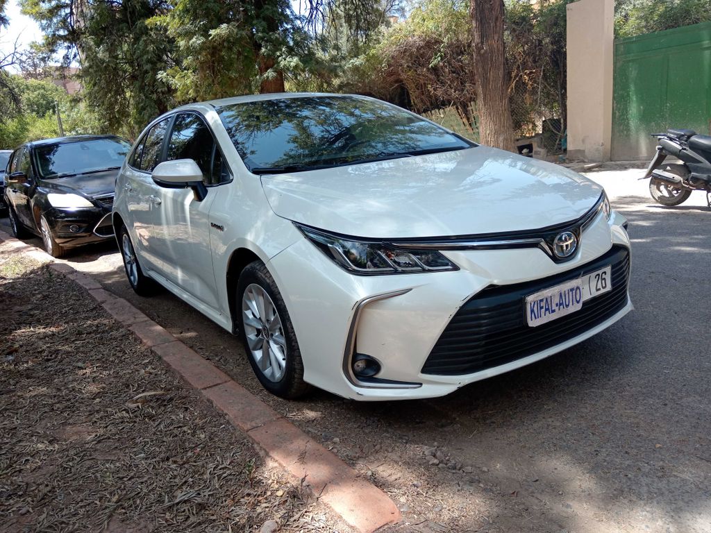 TOYOTA Corolla Prestige 2021