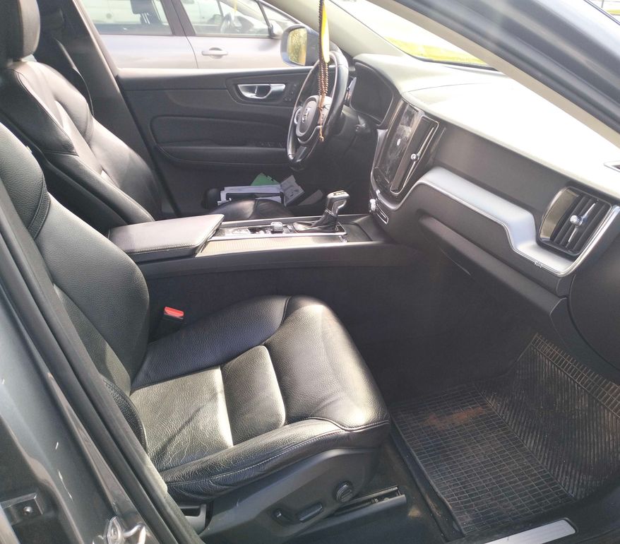 VOLVO XC60 2021