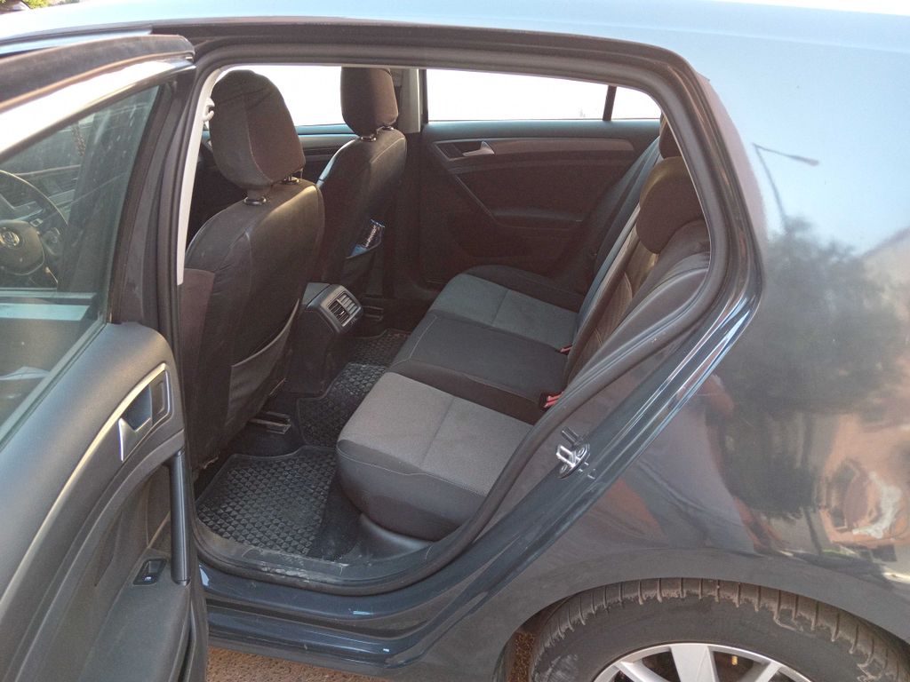 VOLKSWAGEN Golf 2017