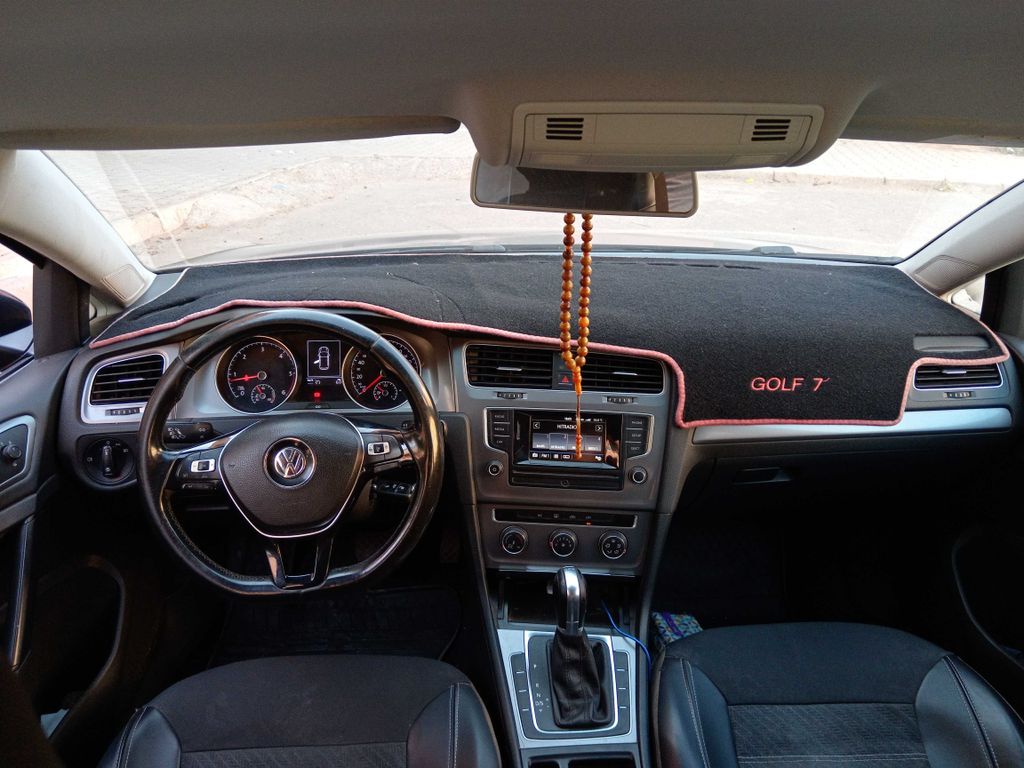 VOLKSWAGEN Golf 2017