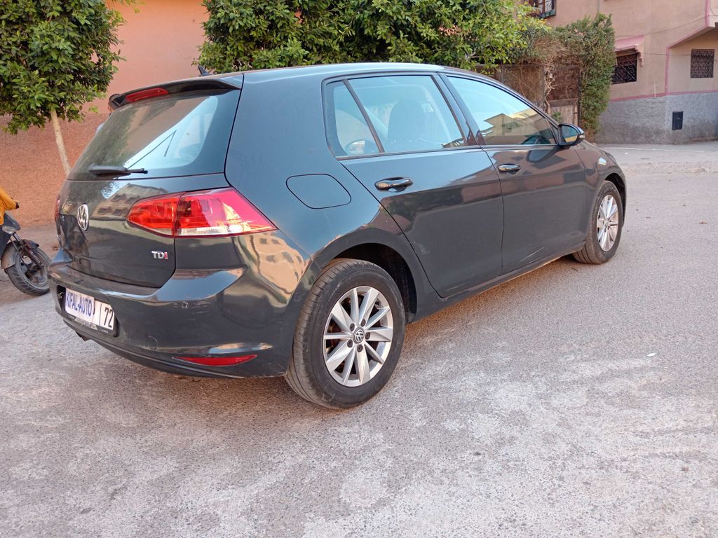 VOLKSWAGEN Golf 2017