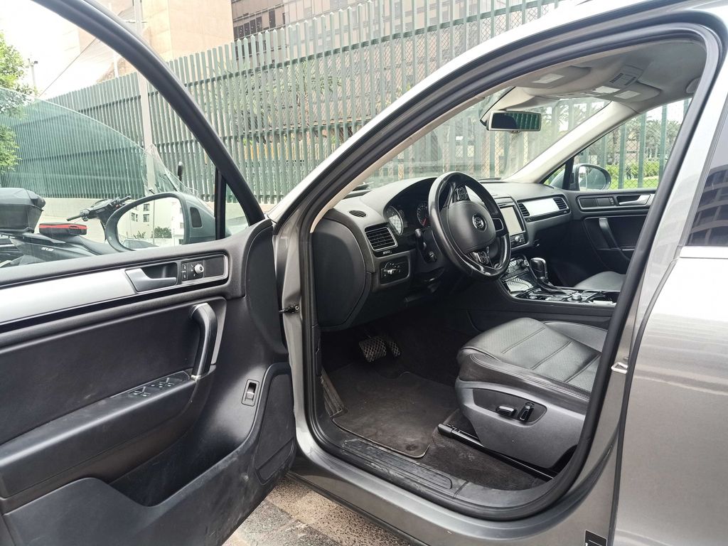 VOLKSWAGEN Touareg 2019